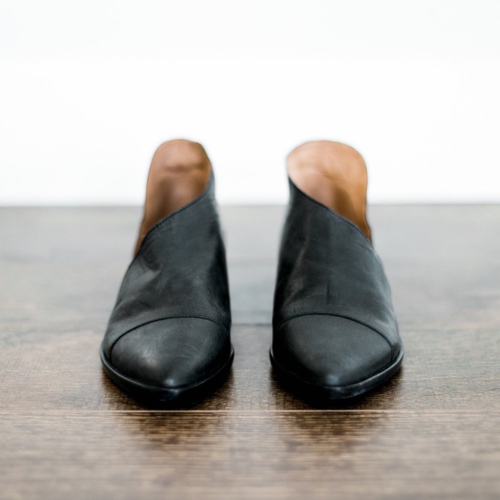 NWOT Free People Royale D'Orsay Flat + Black + 36